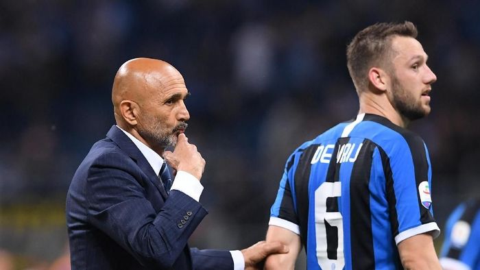 Luciano Spalletti masih kabur soal masa depannya di Inter Milan (Alberto Lingria/REUTERS) Luciano Spalletti masih kabur soal masa depannya di Inter Milan (Alberto Lingria/REUTERS)