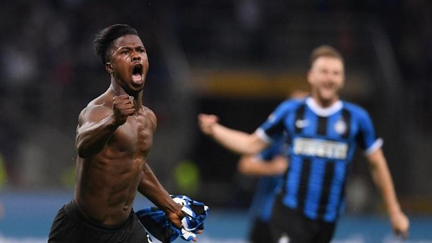 Keita Balde mencetak gol pertama Inter Milan ke gawang Empoli. (