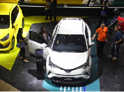 Tips Tetap Untung Beli Mobil Secara Kredit