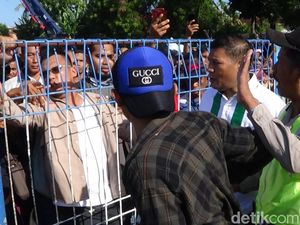 Pelabuhan Kalianget Membludak Diserbu Penumpang Mudik Gratis