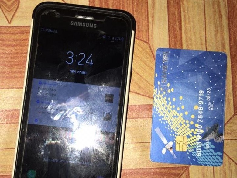 Polisi Tangkap Pemuda yang Jual Akun Ojol Fiktif di Makassar Polisi Tangkap Pemuda yang Jual Akun Ojol Fiktif di Makassar
