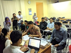 Kapolsek Kebon Jeruk Bantah Tekan Ayah Harun Rasyid Korban Rusuh 22 Mei