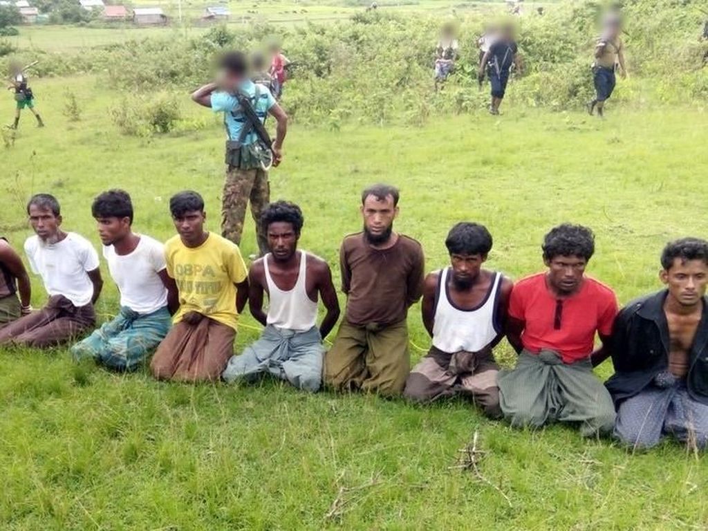 Tentara Myanmar Pembantai Rohingya Dibebaskan Awal dari Penjara Tentara Myanmar Pembantai Rohingya Dibebaskan Awal dari Penjara
