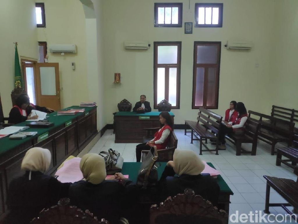 Vanessa Angel akan Jalani Sidang Tuntutan Vanessa Angel akan Jalani Sidang Tuntutan