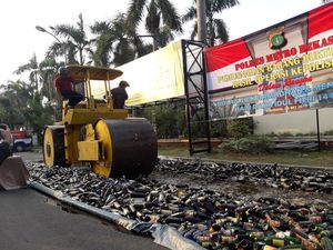 Musnahkan Ribuan Miras, Wakapolres Bekasi: Ini Keempat Kalinya di Ramadhan