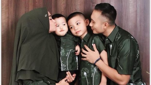 Soraya Larasati dan Keluarga