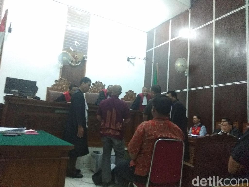 Staf Jokdri Akui Diperintah Hancurkan Dokumen Keuangan Staf Jokdri Akui Diperintah Hancurkan Dokumen Keuangan