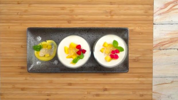 Menu Buka Puasa: Mango Sago, Si Kuning Putih yang Manis Segar