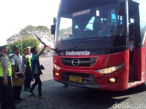 Petugas di Kudus Temukan Bis AKAP Izin Trayeknya Habis Petugas di Kudus Temukan Bis AKAP Izin Trayeknya Habis