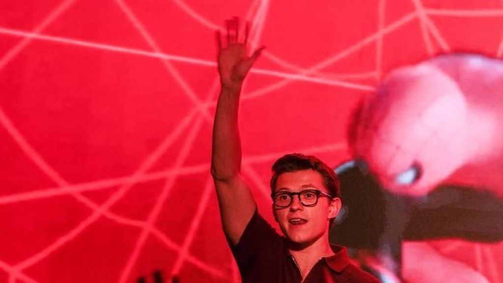 Chris Hemsworth, Tata Janeeta, Tom Holland hingga Olla Ramlan Chris Hemsworth, Tata Janeeta, Tom Holland hingga Olla Ramlan