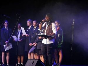 Urun Dana Untuk Konser Artis Papua Michael J di Australia