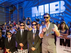 Chris Hemsworth Sukses Bikin Fans Wanita Menjerit