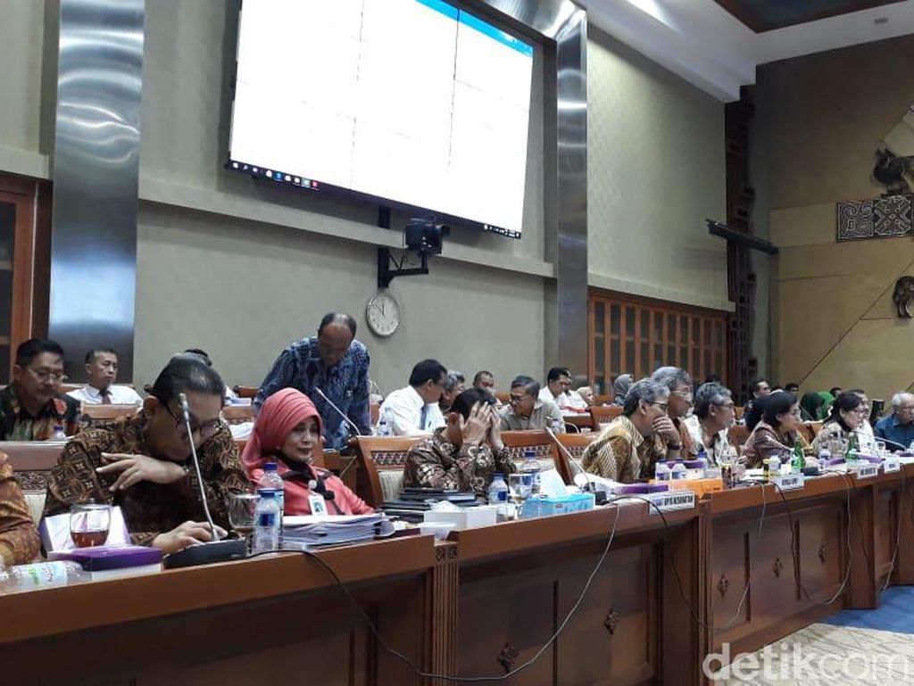 Dihadiri Sri Mulyani hingga Menkes, Rapat BPJS Kesehatan di DPR Alot Dihadiri Sri Mulyani hingga Menkes, Rapat BPJS Kesehatan di DPR Alot
