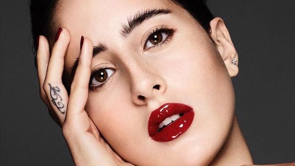 Cantiknya Putri CEO Kaya Saudi yang Jadi Model Muslim Pertama Paris Couture