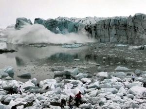 Dinding Es Runtuh, Dua Turis Hilang Terjebak di Dalam Gletser
