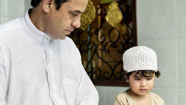 ilustrasi anak salat tarawih