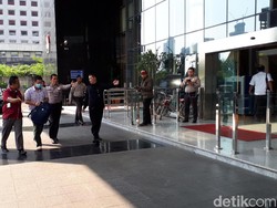 5 Orang yang Terjaring OTT Pejabat Imigrasi di NTB Tiba di KPK