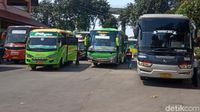 H-8 Lebaran, Terminal Kampung Rambutan Mulai Dipenuhi Pemudik