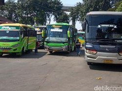 Nasib Tragis Pengusaha Angkutan: Bus Dikandangkan, Sopir Dirumahkan