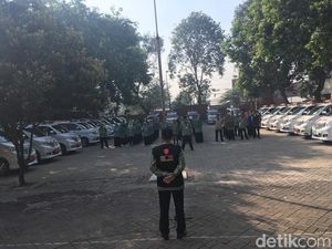 270 Tenaga Medis dan 28 Ambulans Disebar di Jalur Mudik Mojokerto 270 Tenaga Medis dan 28 Ambulans Disebar di Jalur Mudik Mojokerto