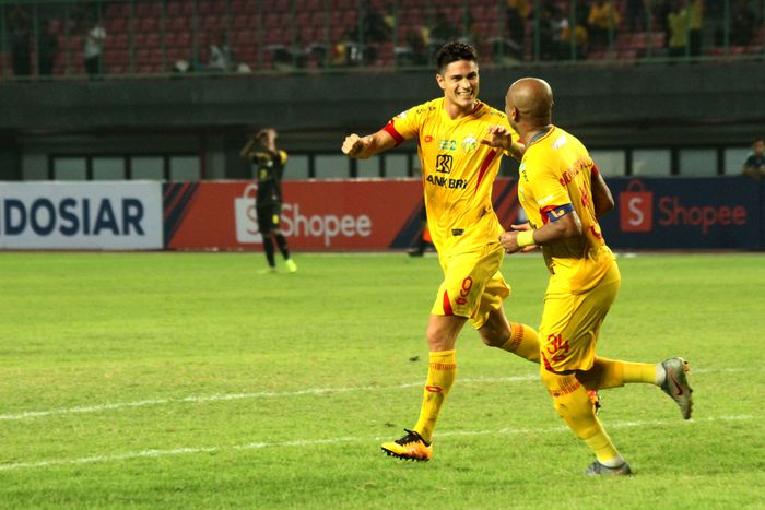 Bhayangkara FC mengalahkan Barito Putera 4-2 di lanjutan Liga 1 2019. (Foto: Risky Andrianto / ANTARA) Bhayangkara FC mengalahkan Barito Putera 4-2 di lanjutan Liga 1 2019. (Foto: Risky Andrianto / ANTARA)