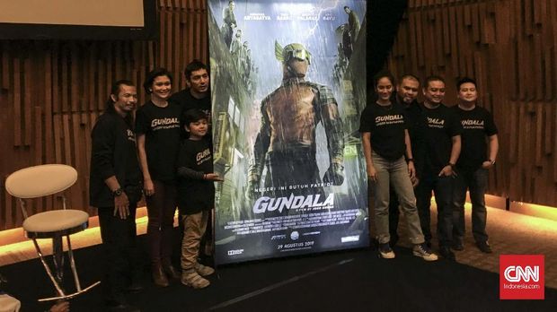 Poster 'Gundala' dirilis hari ini, Selasa (28/5).