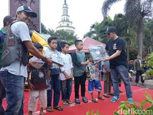 Bikers Brotherhood Bagikan Bibit Pohon dan Tas Sekolah di Ciamis