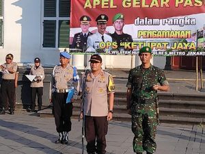 Polisi Patroli 24 Jam di Perumahan Warga Jakbar yang Ditinggal Mudik Polisi Patroli 24 Jam di Perumahan Warga Jakbar yang Ditinggal Mudik