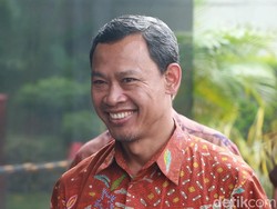 Selain Ketua KPU, Komisioner Pramono Ubaid Juga Positif COVID-19
