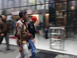 Lagi, Dua Orang yang Terjaring OTT Pejabat Imigrasi di NTB Tiba di KPK Lagi, Dua Orang yang Terjaring OTT Pejabat Imigrasi di NTB Tiba di KPK