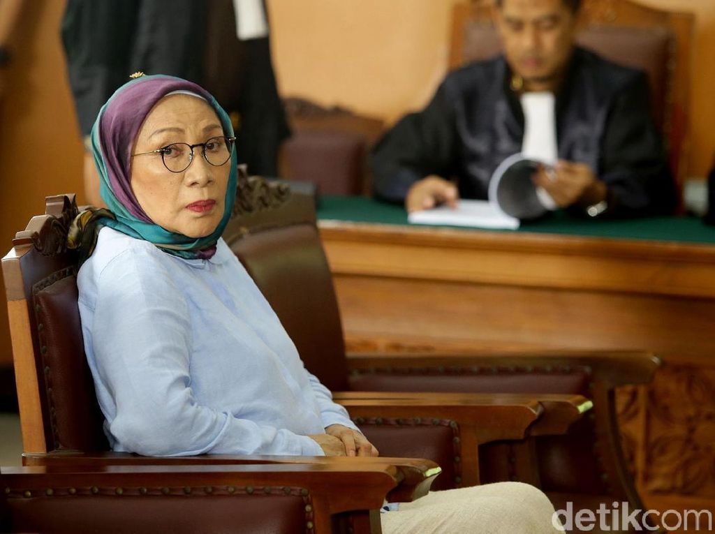 Pengacara akan Kirim Surat ke PN Jaksel Minta Ratna Dirujuk ke RS Pengacara akan Kirim Surat ke PN Jaksel Minta Ratna Dirujuk ke RS
