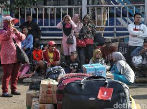 Terminal Bus Tanjung Priok Mulai Ramai Dipenuhi Pemudik