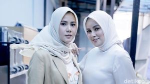 Gaya Kompak Olla dan Cynthia Ramlan dengan Hijab