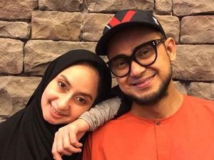 Ramzi Konsisten Ogah Komentari KDRT Rizky Billar ke Lesti Kejora Ramzi Konsisten Ogah Komentari KDRT Rizky Billar ke Lesti Kejora