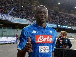 Presiden Napoli: Koulibaly Tiga Kali Lebih Mahal dari Maguire