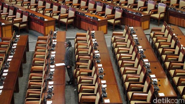Miris! Bangku Kosong Hiasi Rapat Paripurna DPR