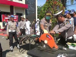 1.132 Miras, 1.900 Pil Setan, dan 10 Knalpot di Probolinggo Dimusnahkan 1.132 Miras, 1.900 Pil Setan, dan 10 Knalpot di Probolinggo Dimusnahkan