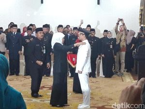 Lantik Bupati Baru Trenggalek, Gubernur Jatim Puji Bupati Era Emil Lantik Bupati Baru Trenggalek, Gubernur Jatim Puji Bupati Era Emil