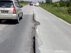 Jalinsum Riau Retak hingga Beton Jalanan Terbelah