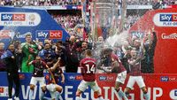 Aston Villa ke Liga Primer Inggris usai mengalahkan Derby County 2-1 di final play-off. (