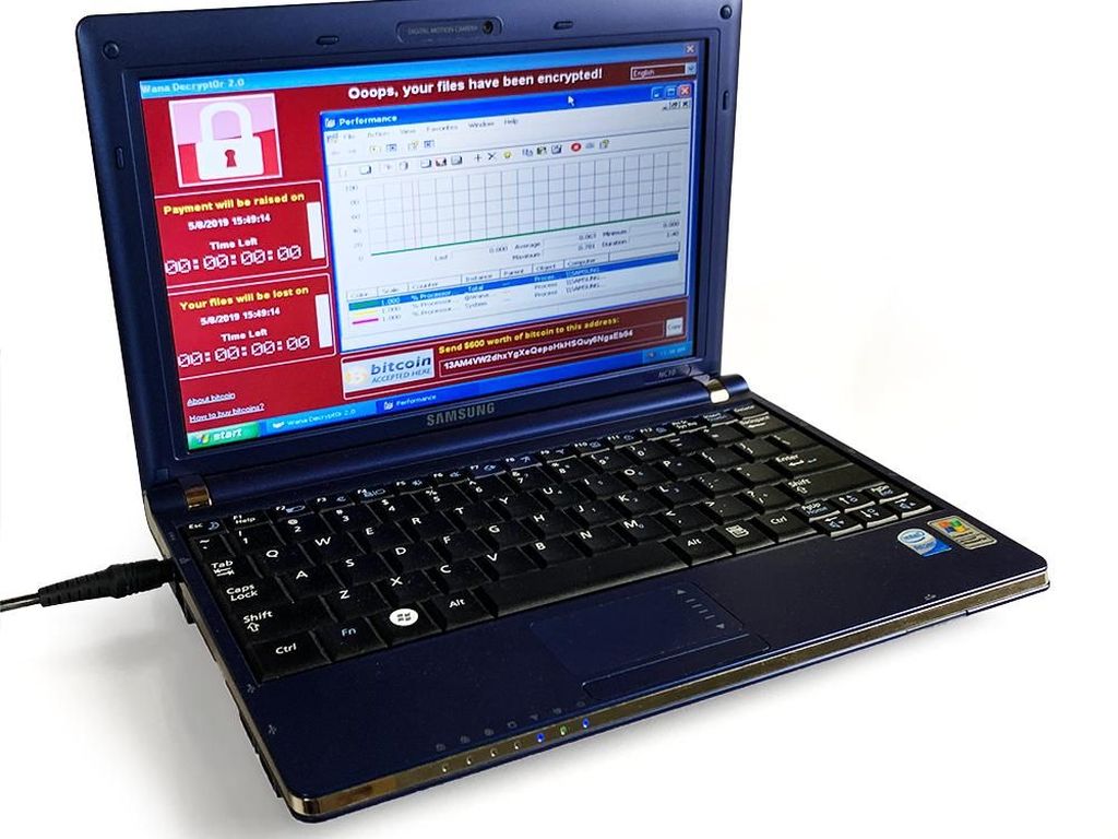 Laptop Paling Mengerikan Sedunia Laku Rp 19,3 Miliar Laptop Paling Mengerikan Sedunia Laku Rp 19,3 Miliar