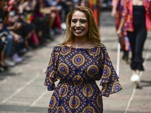 Kisah Wanita Tanpa Lengan Menolak Pasrah, Sukses Jadi Desainer dan Pengacara