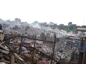 Ganggu Kesehatan Warga, Pembuangan Sampah Ilegal di Ciledug Disegel