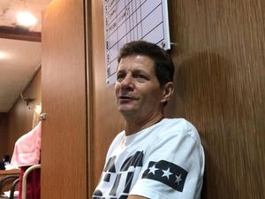 Perjalanan Spiritual Jerry D Gray: Takut Muslim hingga Jadi Mualaf Perjalanan Spiritual Jerry D Gray: Takut Muslim hingga Jadi Mualaf