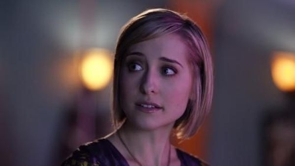 Ini Allison Mack, Bintang Smallville yang Ikut Sekte Seks
