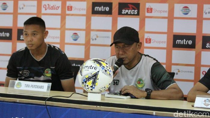 Pelatih Tira-Persikabo Rahmad Darmawan siap mengejutkan PSM (Amalia Dwi Septi/detikSport) Pelatih Tira-Persikabo Rahmad Darmawan siap mengejutkan PSM (Amalia Dwi Septi/detikSport)