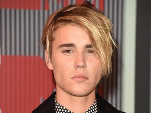 Evolusi Gaya Rambut Justin Bieber, Dari Poni Lempar Hingga Cepak