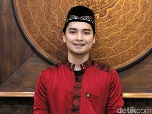 Alvin Faiz Akan Mundur dari Pesantren Az Zikra Alvin Faiz Akan Mundur dari Pesantren Az Zikra