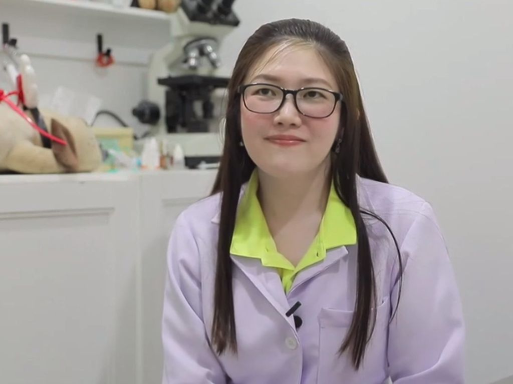 Viral Kisah Heroik Dokter Hewan Cantik Bantu Ibu Melahirkan di Pinggir Jalan Viral Kisah Heroik Dokter Hewan Cantik Bantu Ibu Melahirkan di Pinggir Jalan