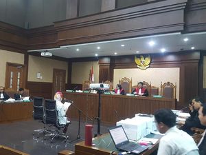 Baca Pleidoi, Karen Pamer Capaian Kerja di Pertamina dan Minta Bebas Baca Pleidoi, Karen Pamer Capaian Kerja di Pertamina dan Minta Bebas